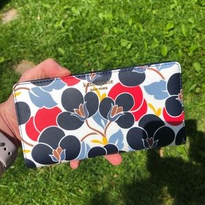 SALE! NWT KATE SPADE CAMERON WALLET 💕